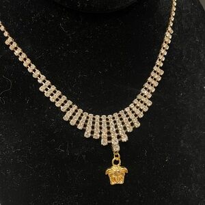 Elegant Gold Necklace with rhinestone